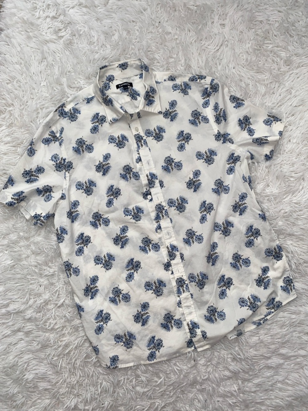 Express White Short-Sleeve Floral Button-Up Shirt - Blue Print